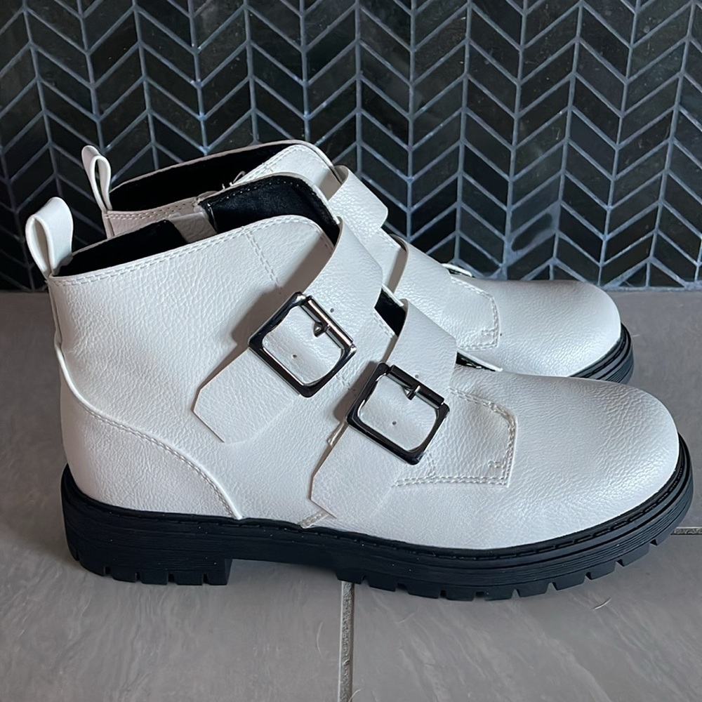 New boots ankle boots women’s size 8.5